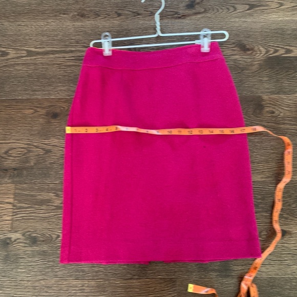 Size 0 Banana Republic skirt - Picture 3 of 5